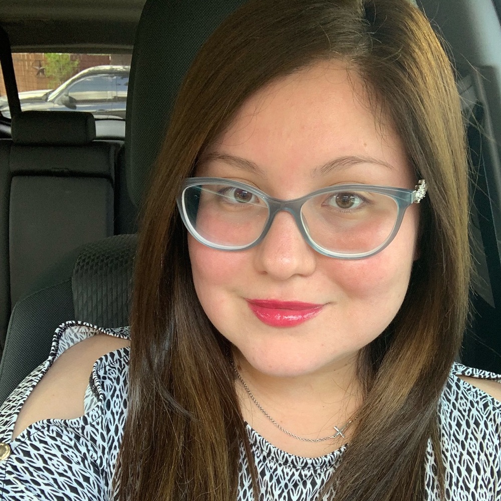 Meet your Posher, Itzel